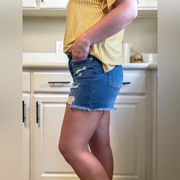 Judy Blue Shorts - Picture 2 of 5